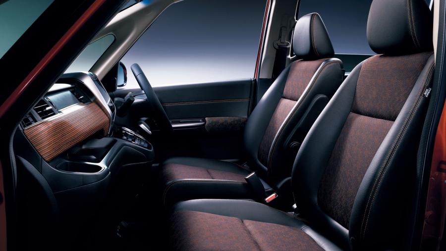 Интерьер Honda Freed Crosstar Hybrid 2019 года  (фото 6 из 7)